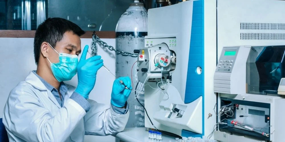 Precision instrument fittings installed in laboratory analytical systems